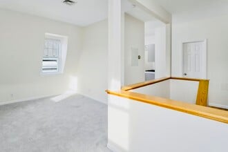 Building Photo - 11 Edgemont Rd