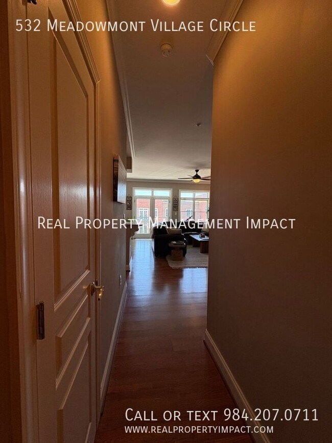 Foto del edificio - 532 Meadowmont Village Cir