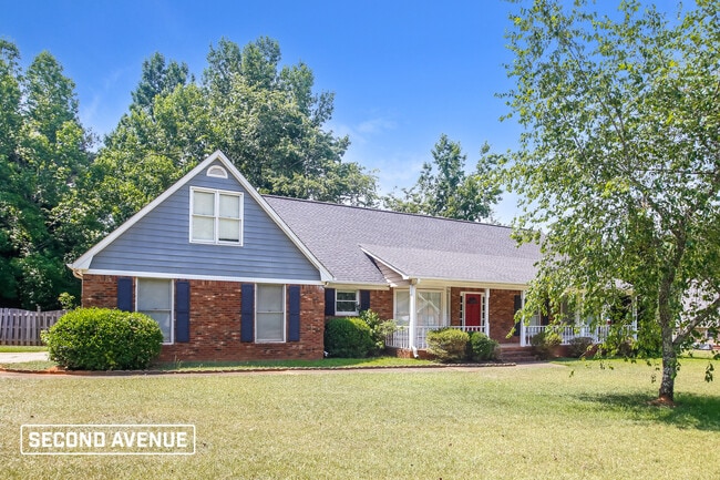 Building Photo - 4830 Thornwood Dr