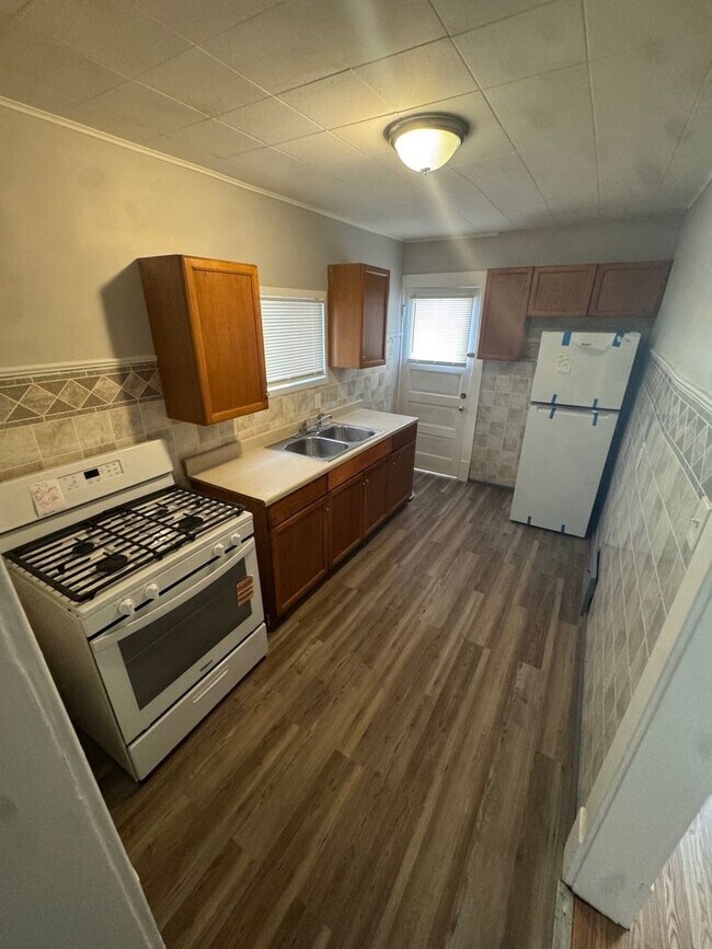 Foto del edificio - Well-Maintained 3-Bedroom Single-Family Home – $1,450 Rent | Cleveland