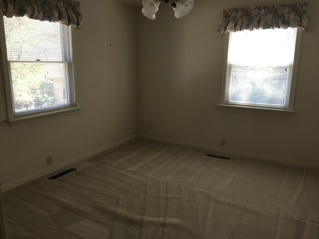 Building Photo - 2566 Blairmont Ter