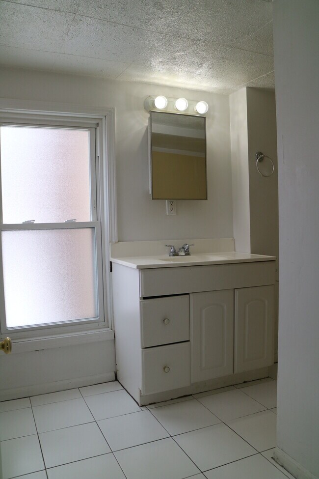 Building Photo - 224 Stratford Road