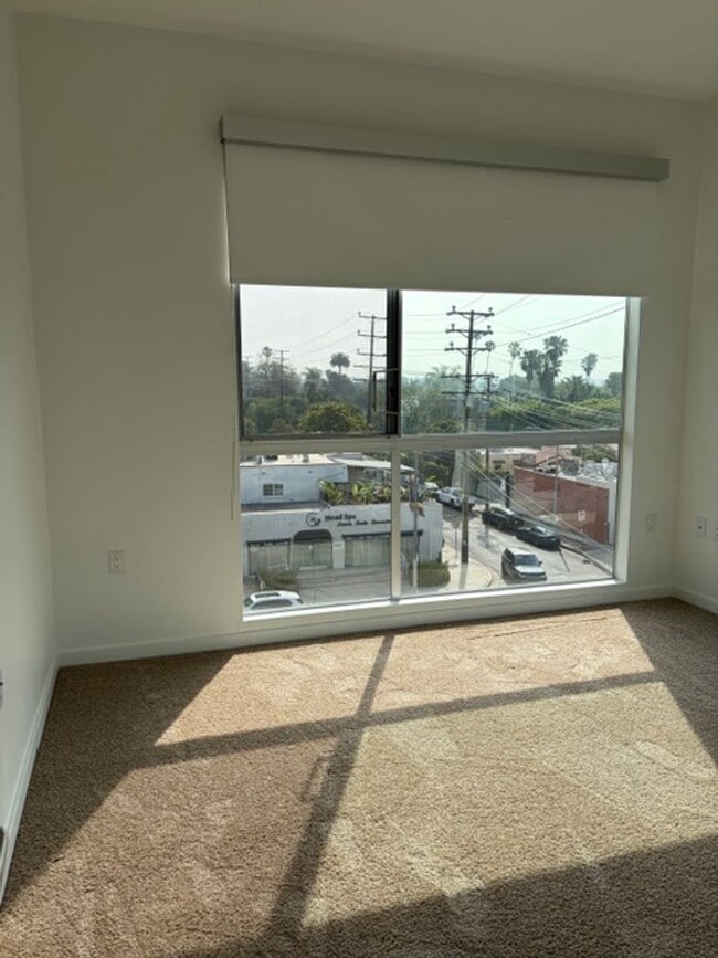 Interior Photo - 801 North