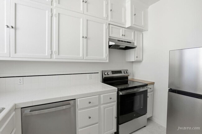 Foto del edificio - 1695 North Point St