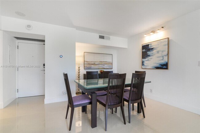 Foto del edificio - 20355 NE 34th Ct