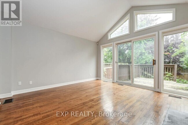 Photo du bâtiment - 195 Henderson Ave