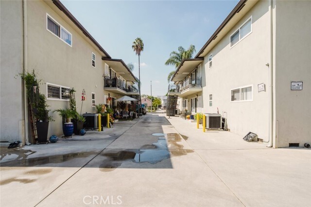 Foto del edificio - 3131 Perlita Ave