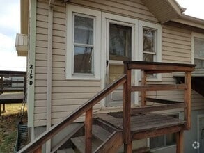 Building Photo - 215 Orchard Ln