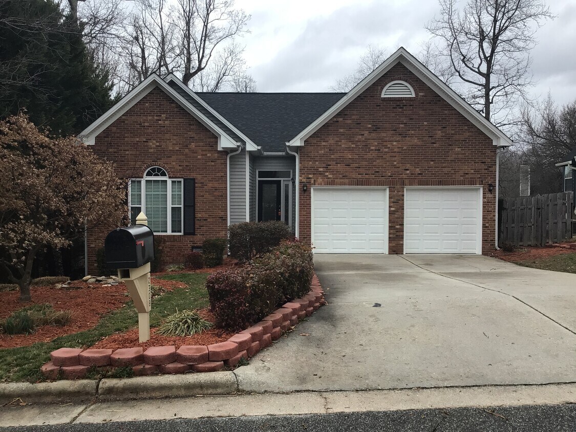 Foto principal - 2308 Adams Farm Parkway