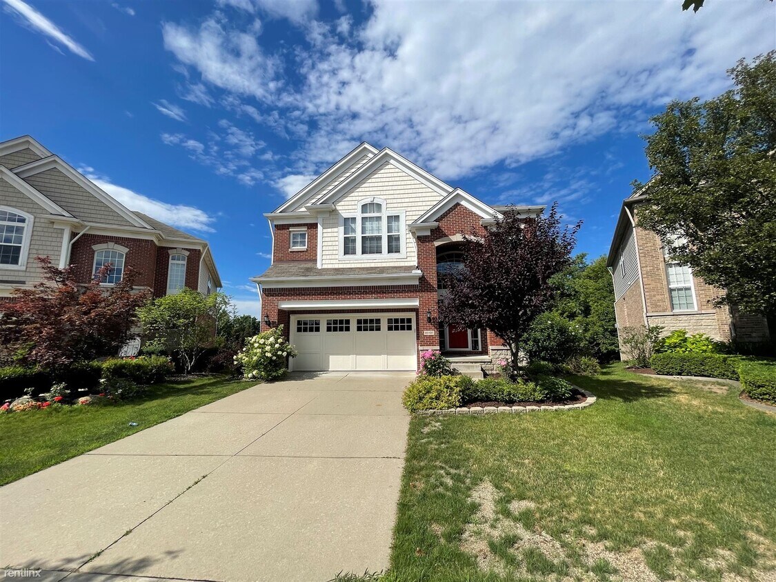 4 br, 2.5 bath House 45101 Bartlett Dr House Rental in Novi, MI