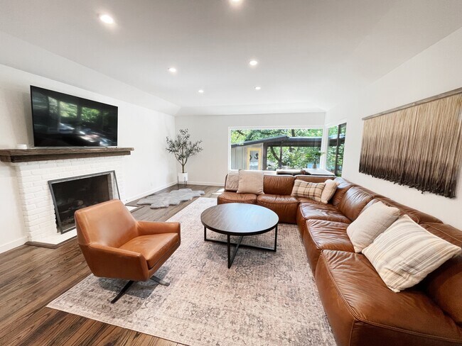 Foto del edificio - 50 Oakcrest Ct
