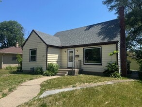 Building Photo - 3117 Louise St