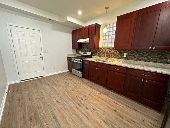 Building Photo - 3052 W 44th St