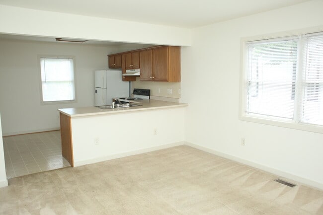 Building Photo - 211 Todd Ave