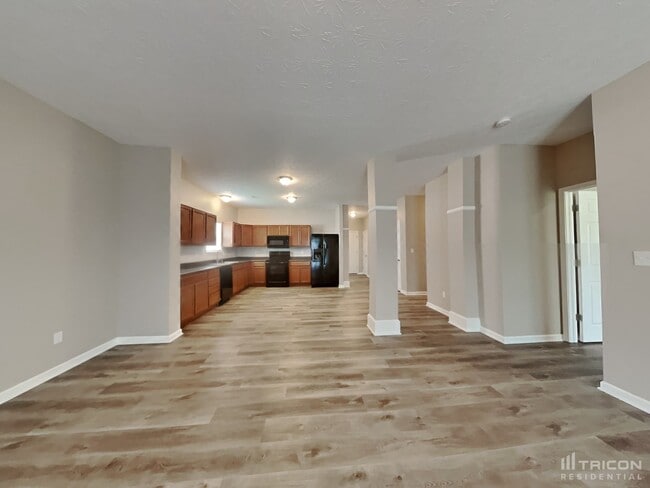 Building Photo - 4714 Angelica Dr