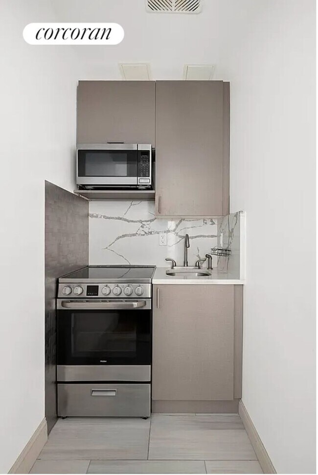 Foto del edificio - 47 W 71st St