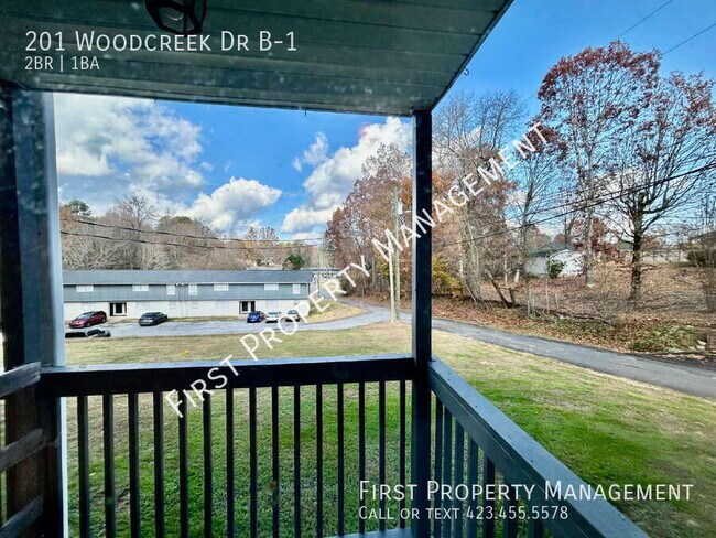 Foto del edificio - 201 Woodcreek Dr