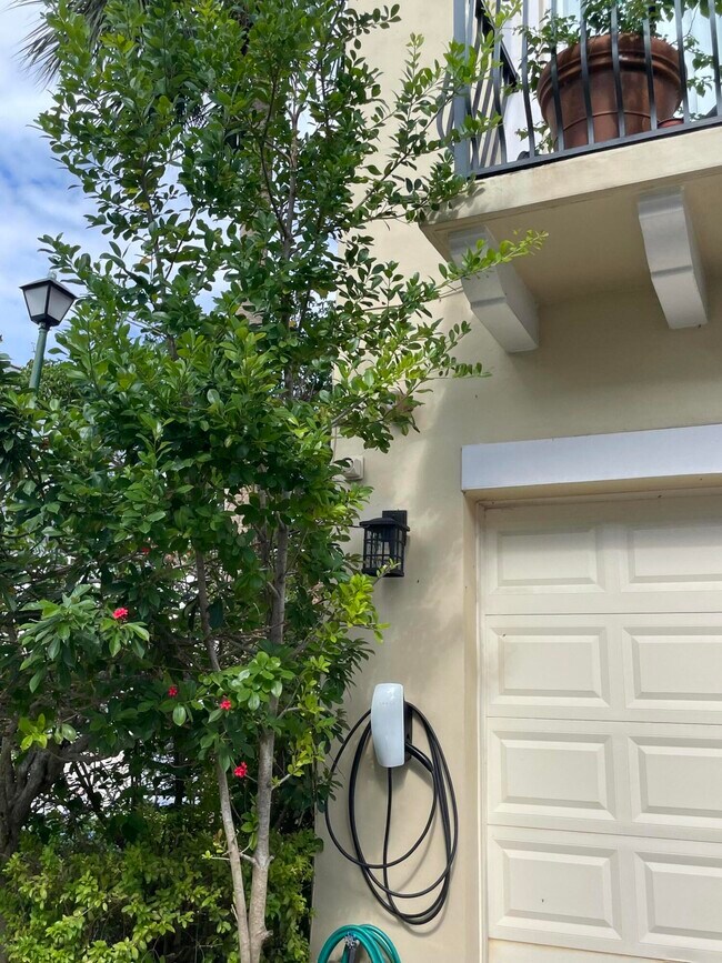 Foto del edificio - 552 NW 39th Cir