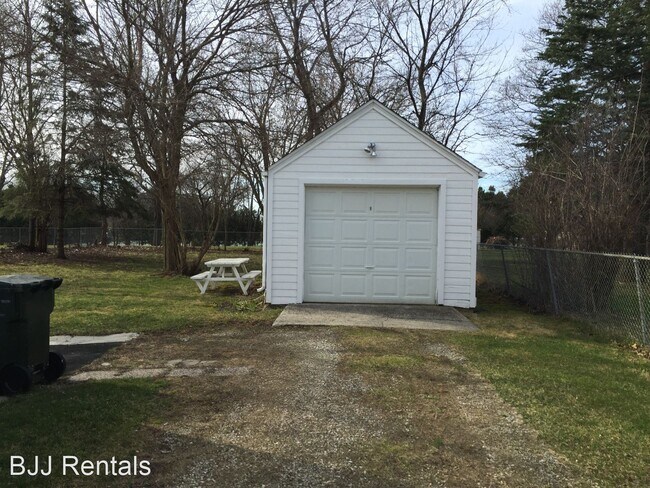 Building Photo - 2 br, 1 bath House - 729 Downing Ave