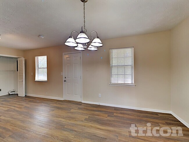 Foto del edificio - 3638 Mansfield Ln