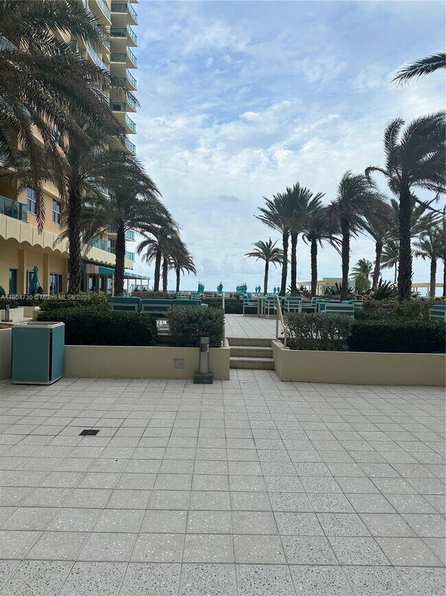 Building Photo - 2501 S Ocean Dr