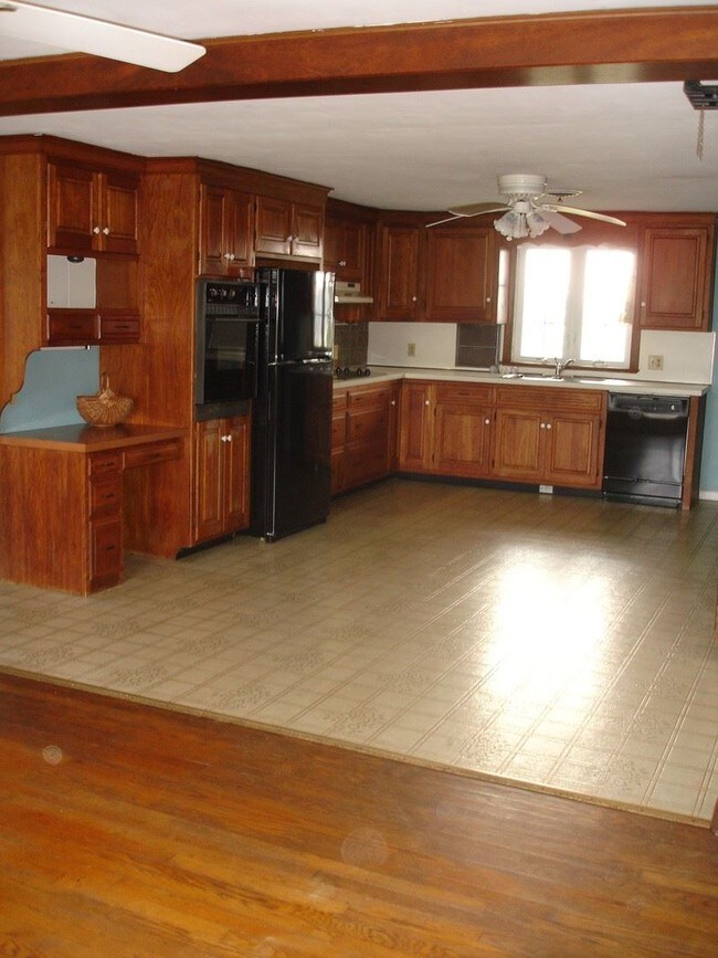 Foto del edificio - 2 br, 2 bath House - 1001 DEAVER ROAD