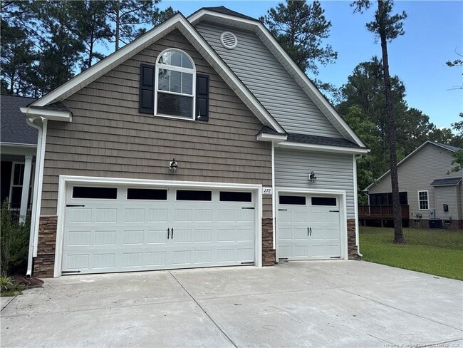 Building Photo - 272 Maplewood Dr