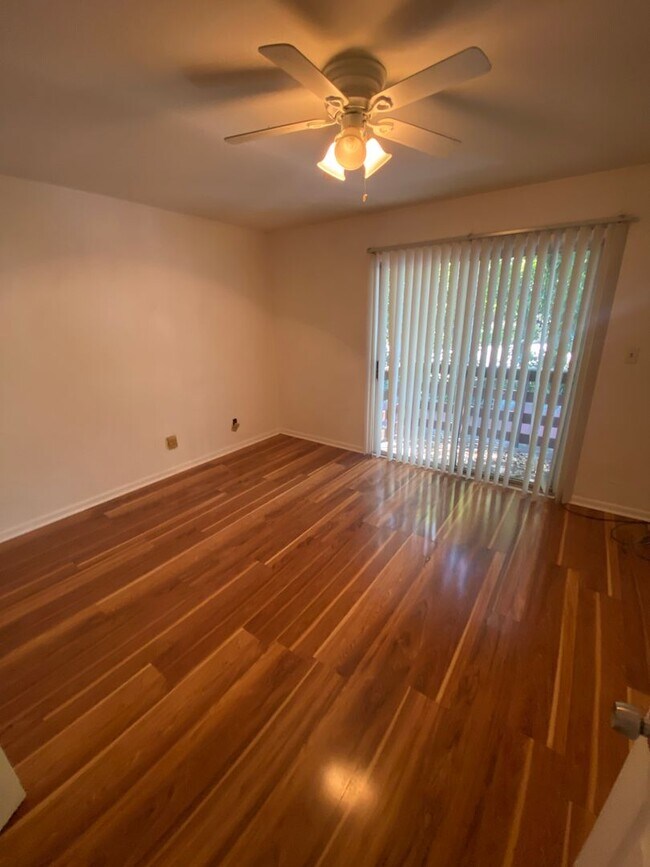 Foto del edificio - 710 N Gadsden St