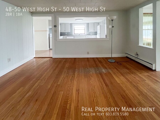 Building Photo - Pet-Friendly 2BD Apartment with Sunroom an...