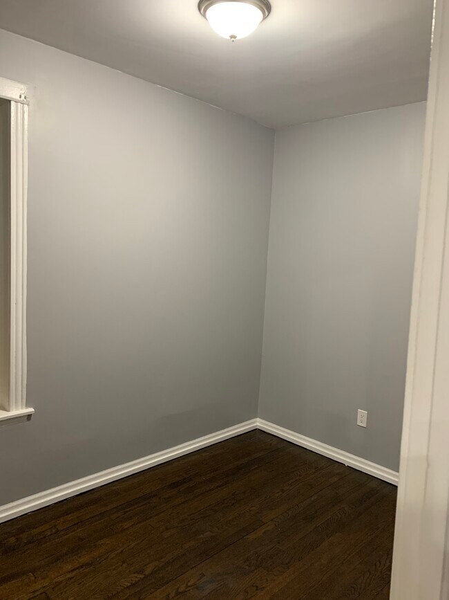Bedroom - 7228 S Emerald Ave