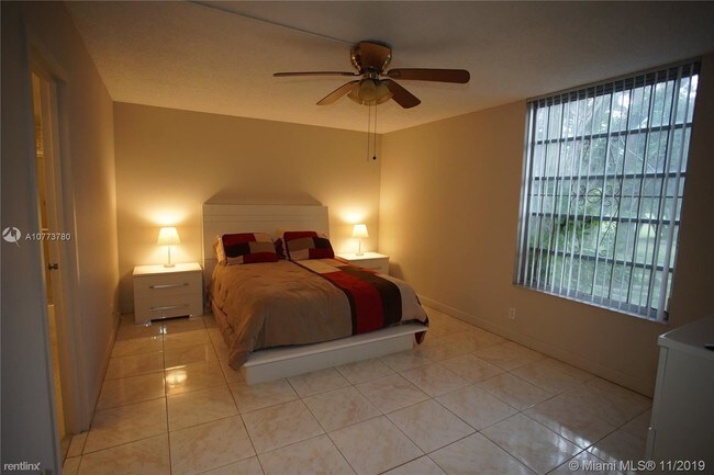 Foto del edificio - 2 br, 2 bath  - Sands Point