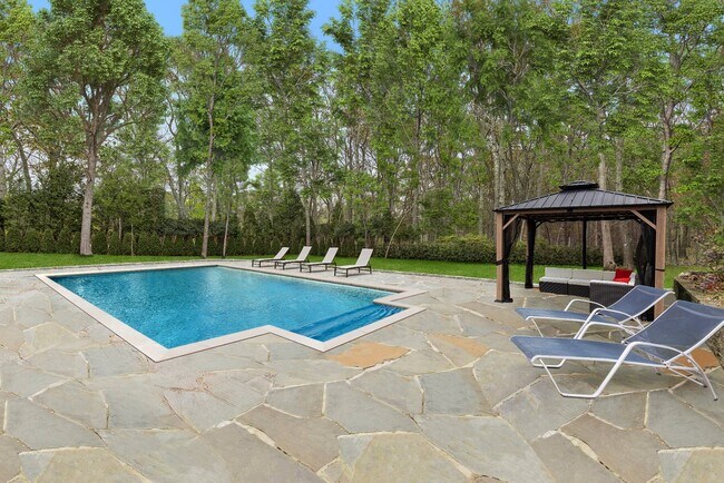 Building Photo - 1389 Bridgehampton-Sag Harbor Turnpike