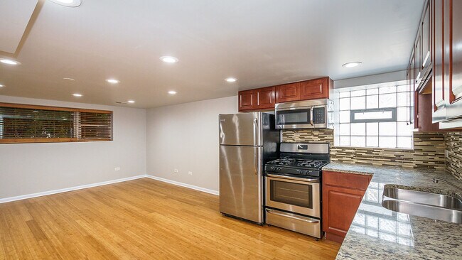 Foto del edificio - 6459 N Wayne Ave