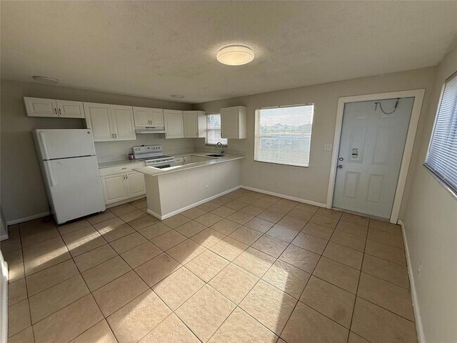 Foto del edificio - 1235 W River Dr