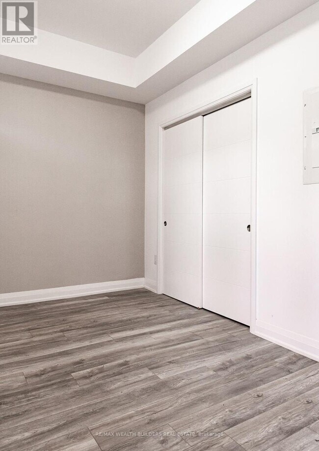 Building Photo - 213 Jarvis St