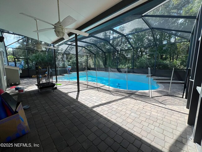 Foto del edificio - 6 Bedrooms 4 Bathroom 1672 Hammock Grove Lane