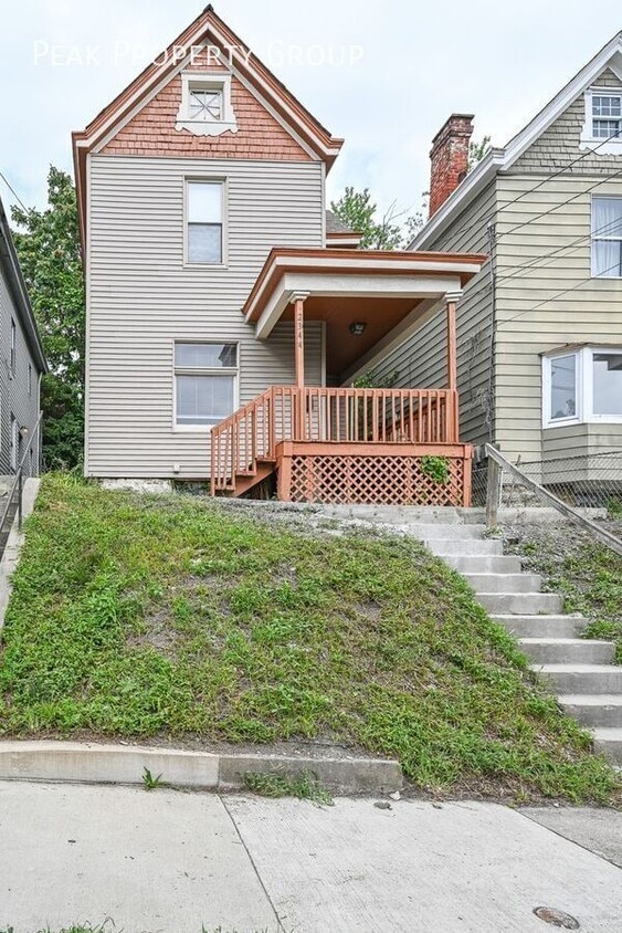Primary Photo - 2344 Victor St