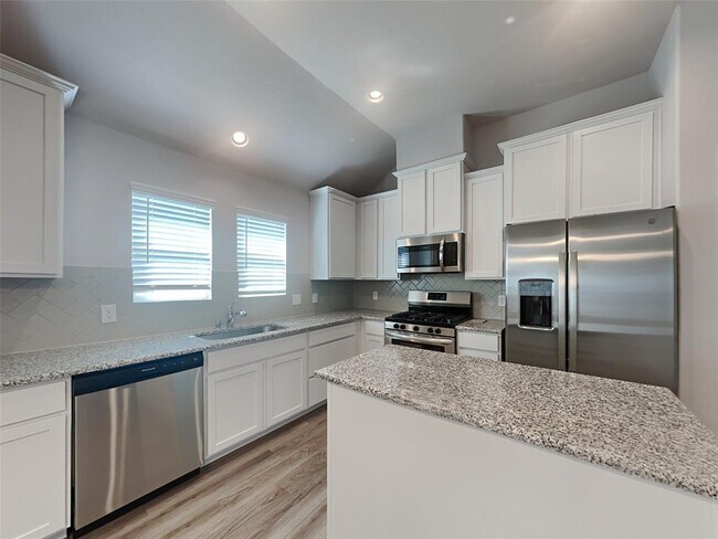 Foto del edificio - 1610 Diamond Mountain Dr