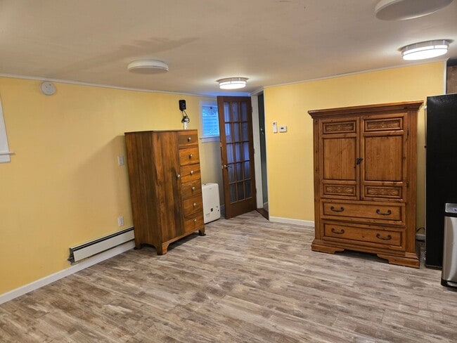 Building Photo - 5 Maryland Ave