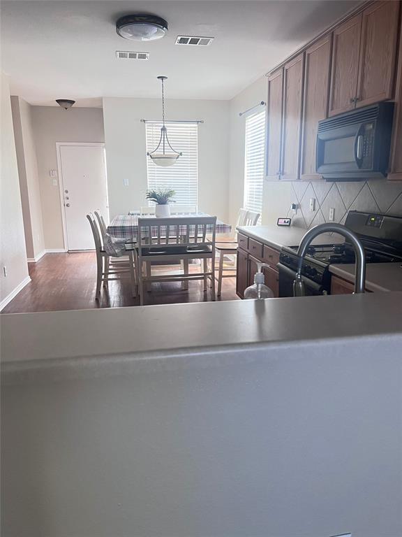 Foto del edificio - 811 Bull Creek Pkwy