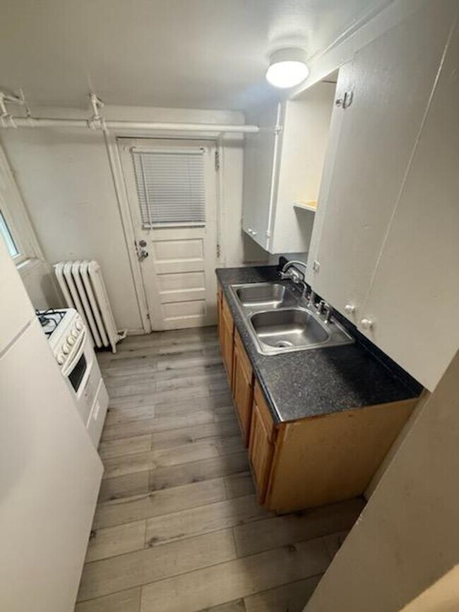 Foto del edificio - 4924 Davenport St