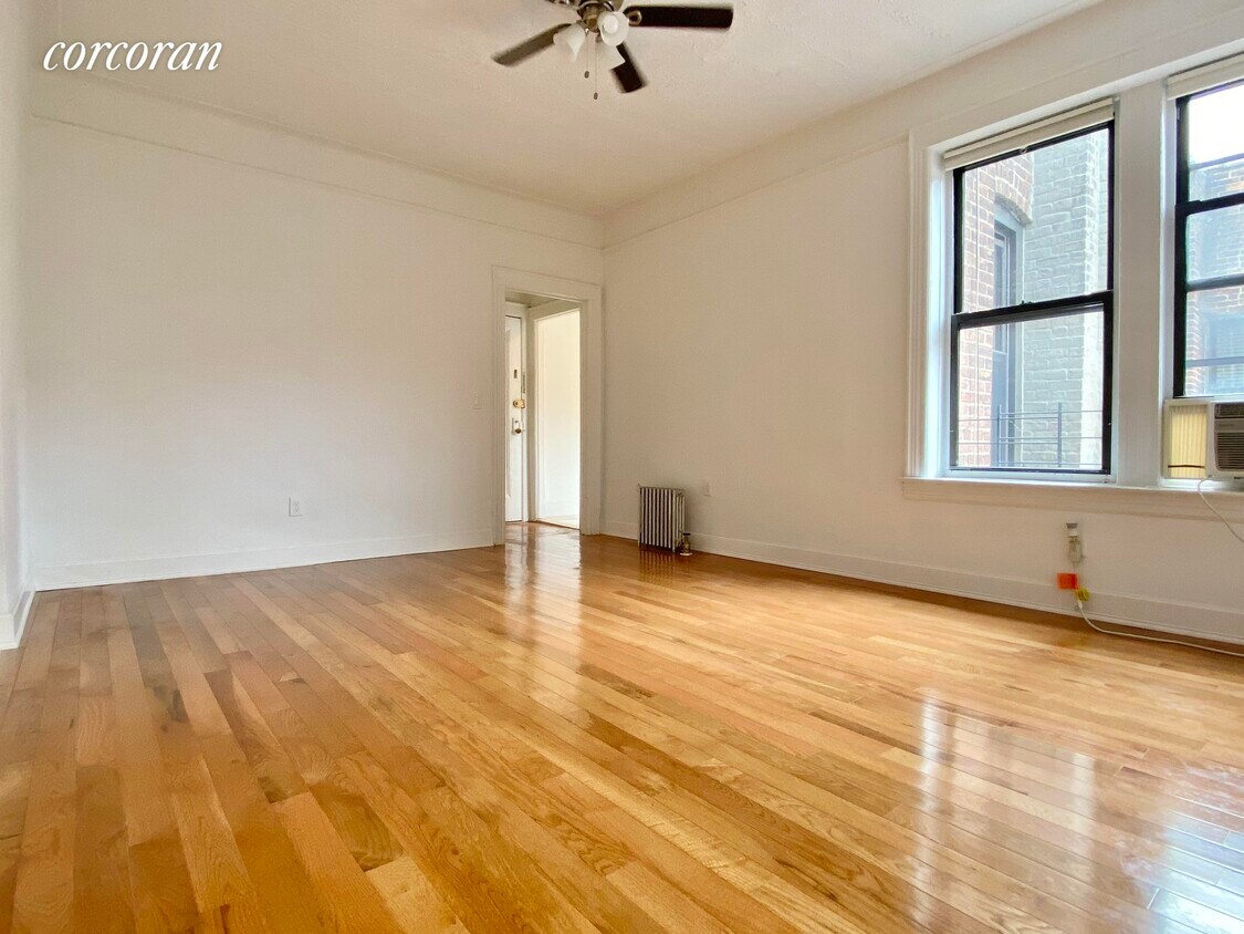 Foto principal - 3039 Ocean Pkwy