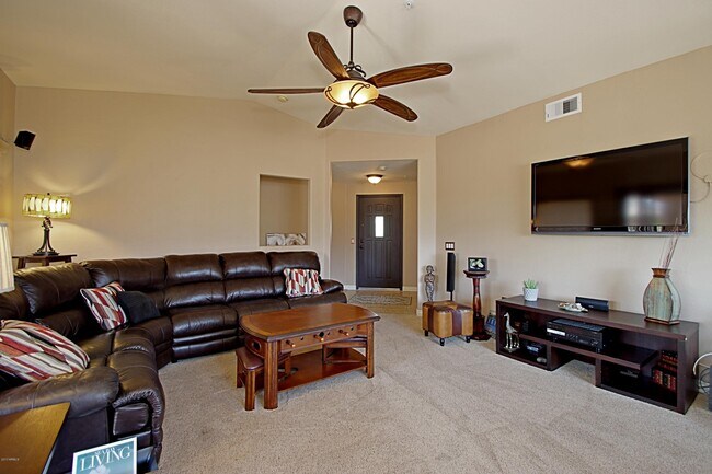 Foto del edificio - 16801 N 94th St