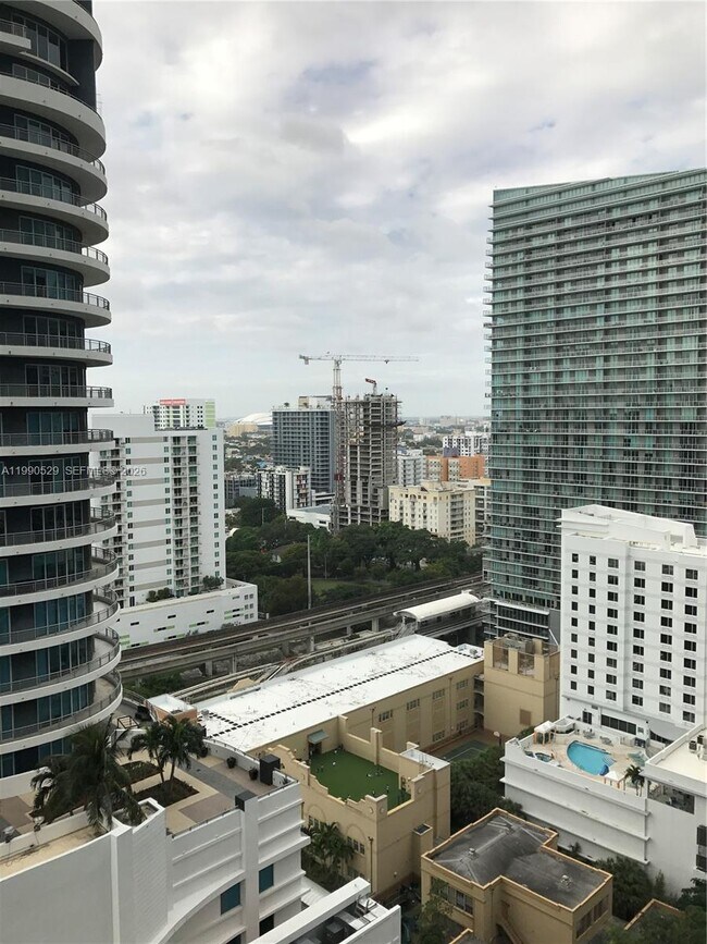 Foto del edificio - 1300 S Miami Ave