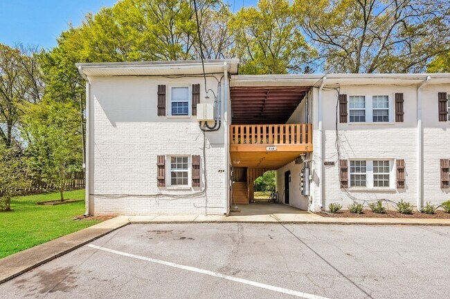 Foto del edificio - 210 Kirkwood Rd NE