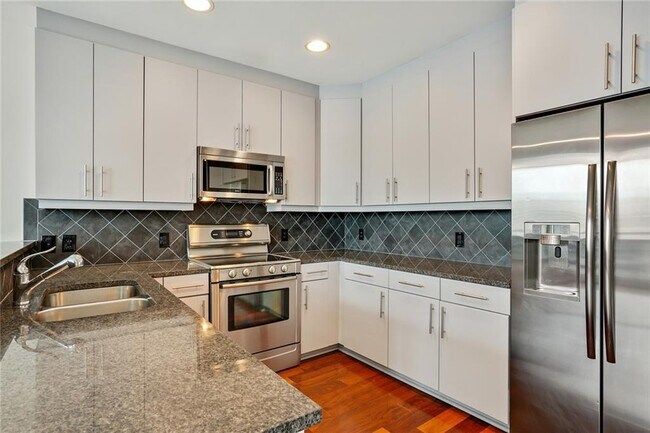Building Photo - 1080 Peachtree St NE
