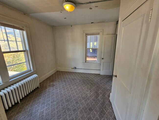 Foto del edificio - 132 Simpson St