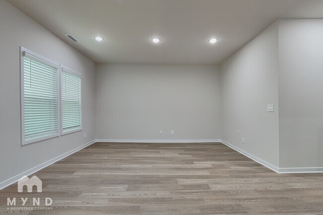 Foto del edificio - 521 Southland Dr