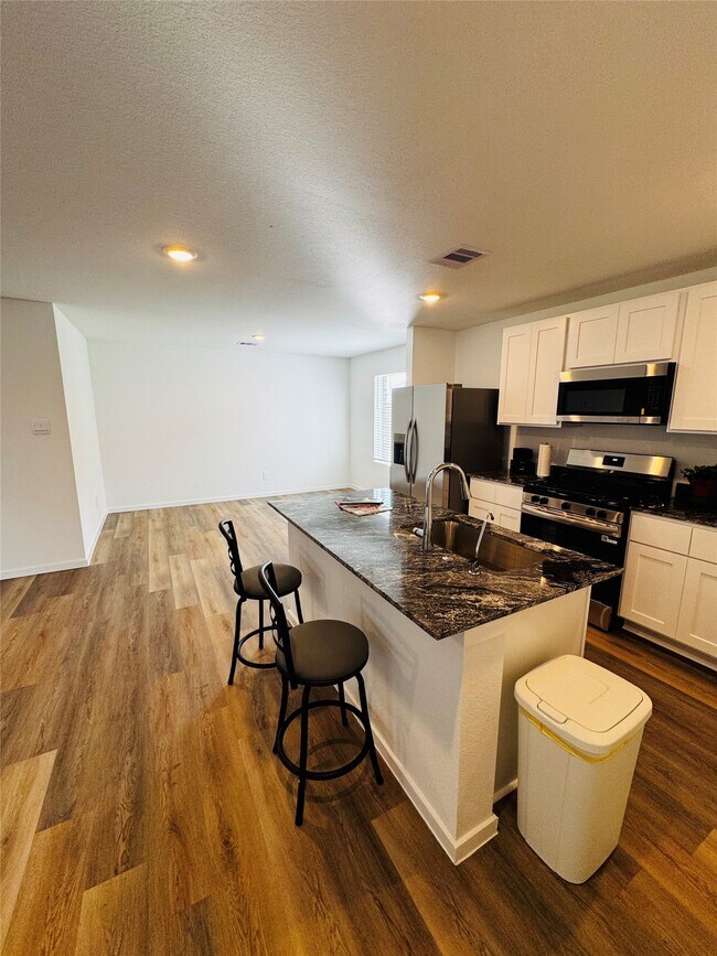 Foto del edificio - 2407 Cherry Ruby Dr