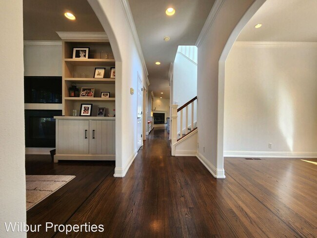 Building Photo - 5 br, 3.5 bath House - 215 Santa Rita Avenue